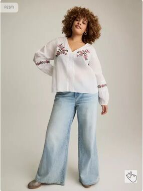 Torrid Festi NWT Light Blue Wide Leg Jeans Size 18